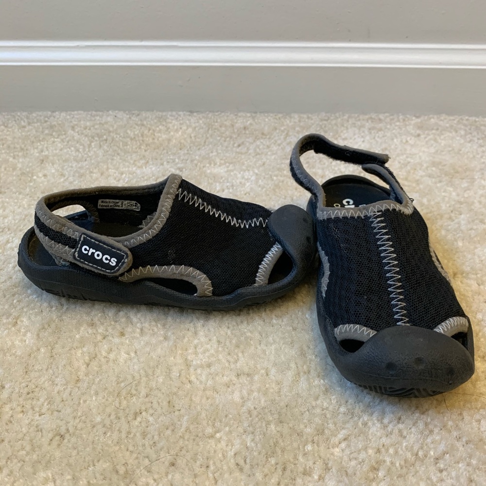 Crocs toddler water shoe size 10